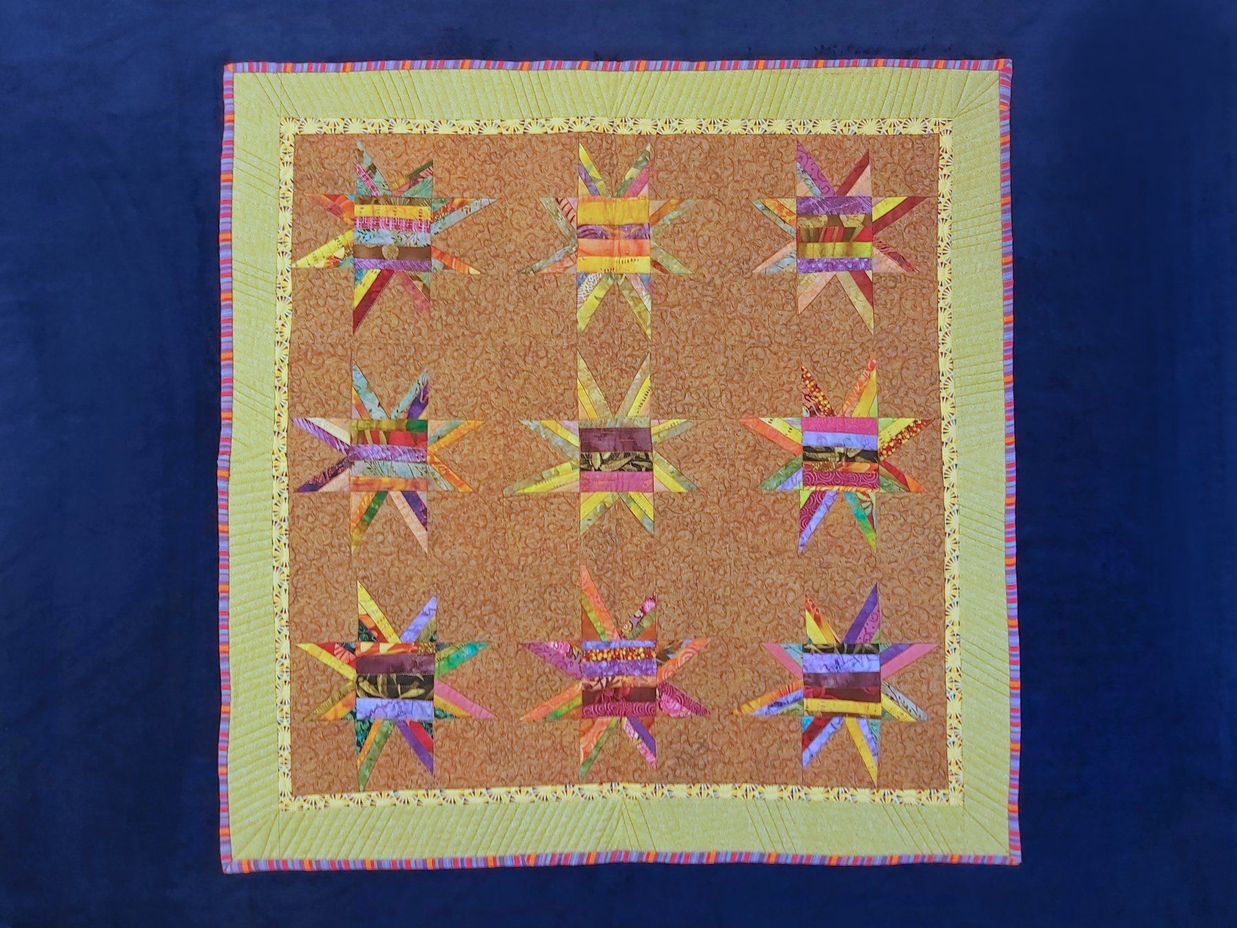 Tutte le decorazioni: Patchwork Quilt "Neun Sterne" Unikat 95 x 93 cm – Nuovo (secondo la descrizione) da Wetzikon ZH venduto da Meltingpot29