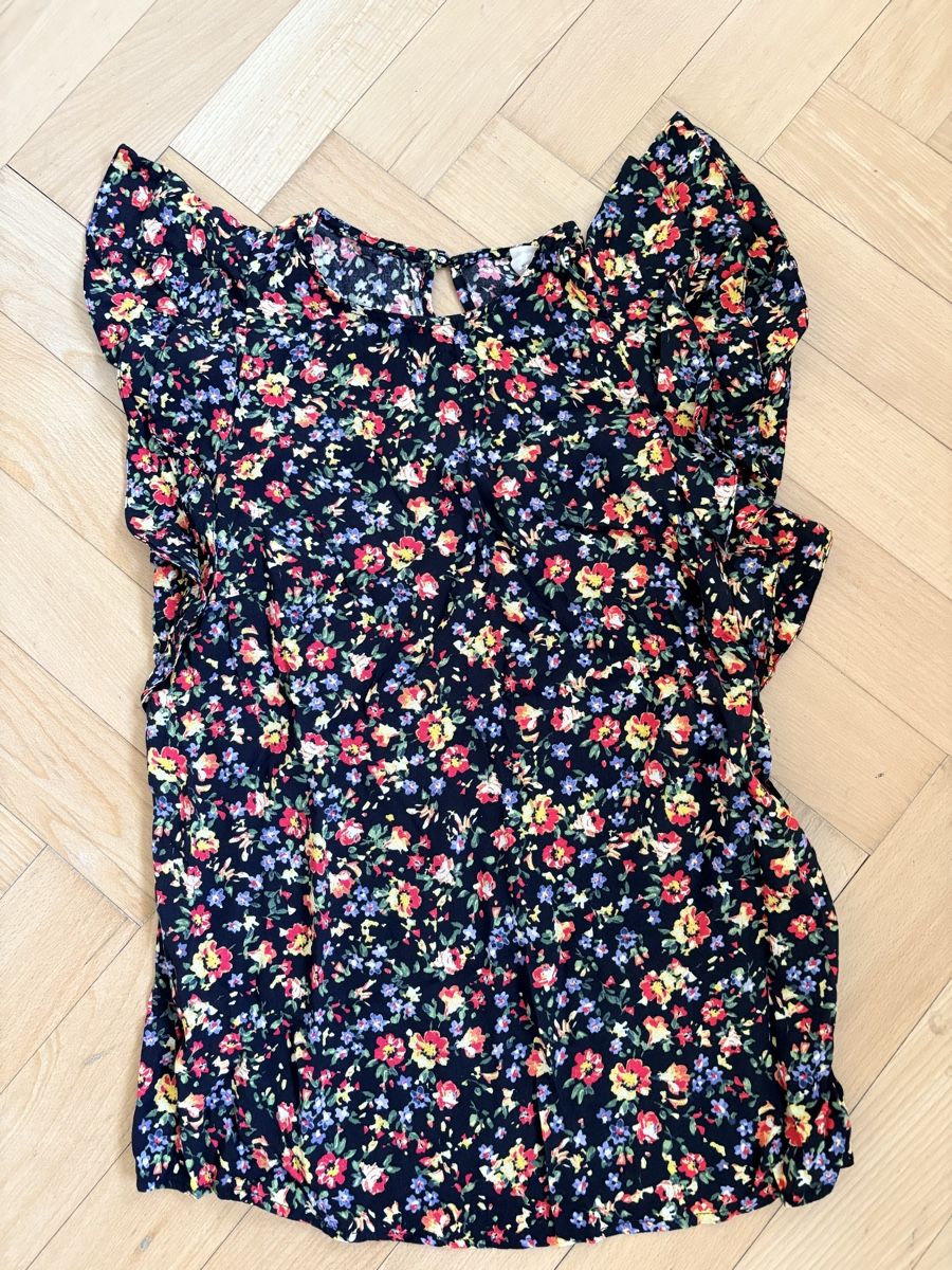 Sezane Top: Top SÉZANE fleuri taille 34 excellent état – Usato da Lausanne venduto da france.guillermin