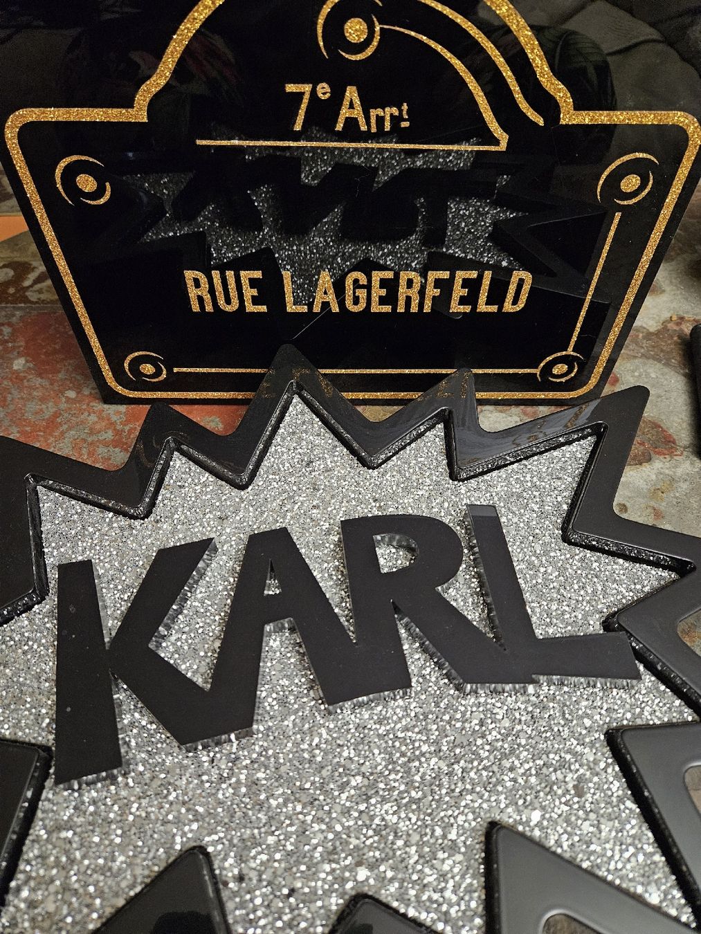 Tutte le decorazioni: Karl Lagerfeld Dekoration – Usato da Aesch ZH venduto da acme999 1