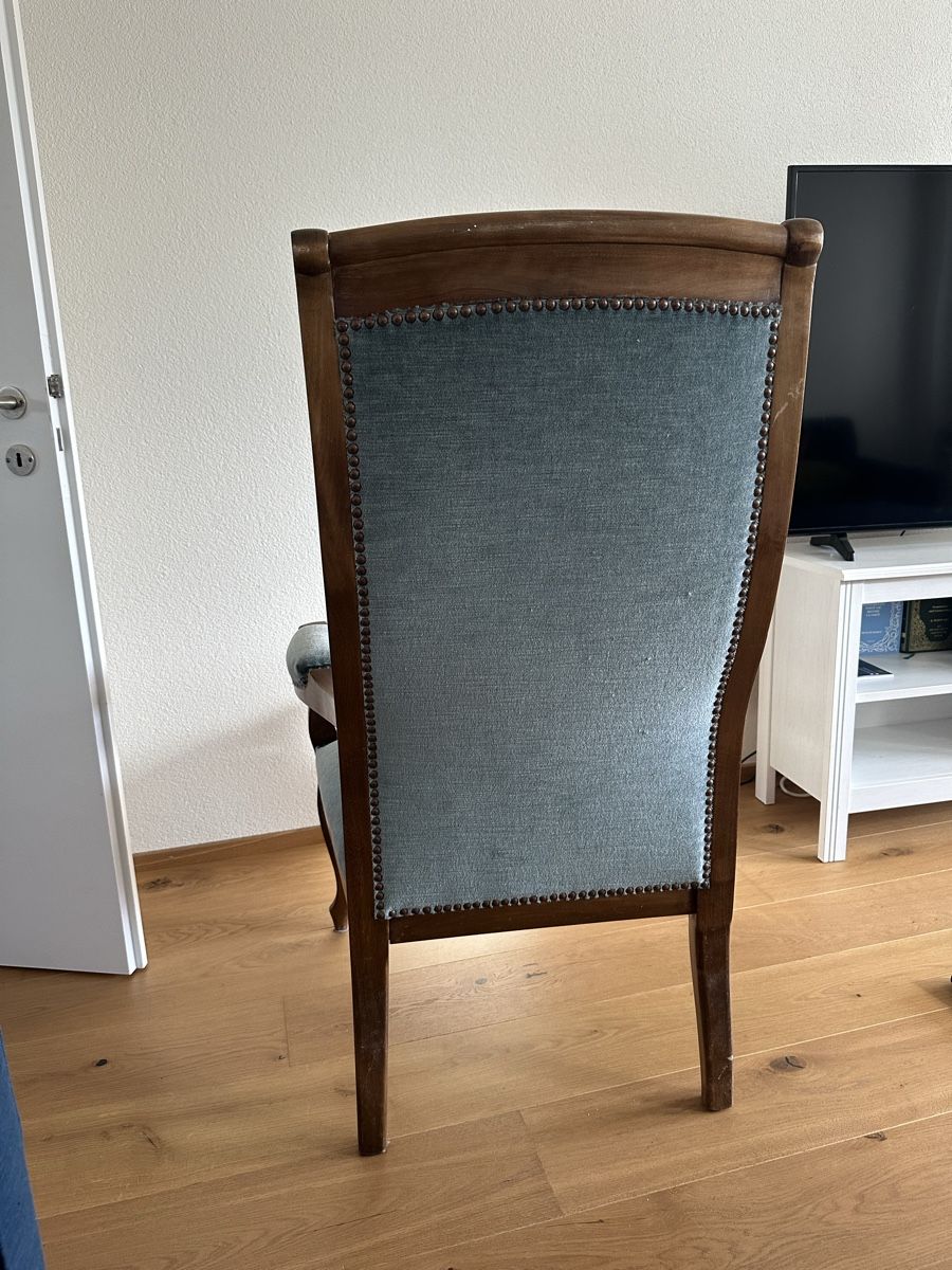 Sedie: Antiker Stuhl mit hellblauem Bezug - ein Schmuckstück! – Usato da Bern venduto da Meisner-1 1