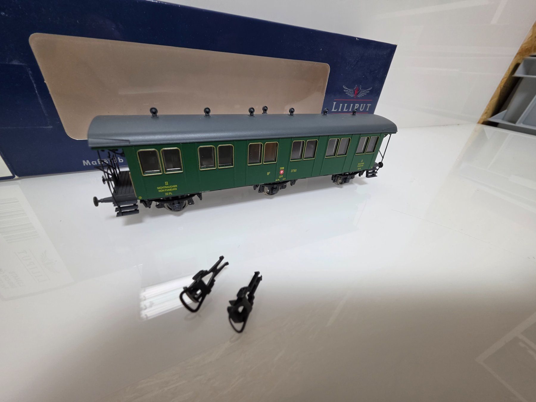 Liliput Modellini di ferrovie: Liliput SBB Oldtimer Personenwagen 3790 – Usato da Neuenhof venduto da ludovicco 7