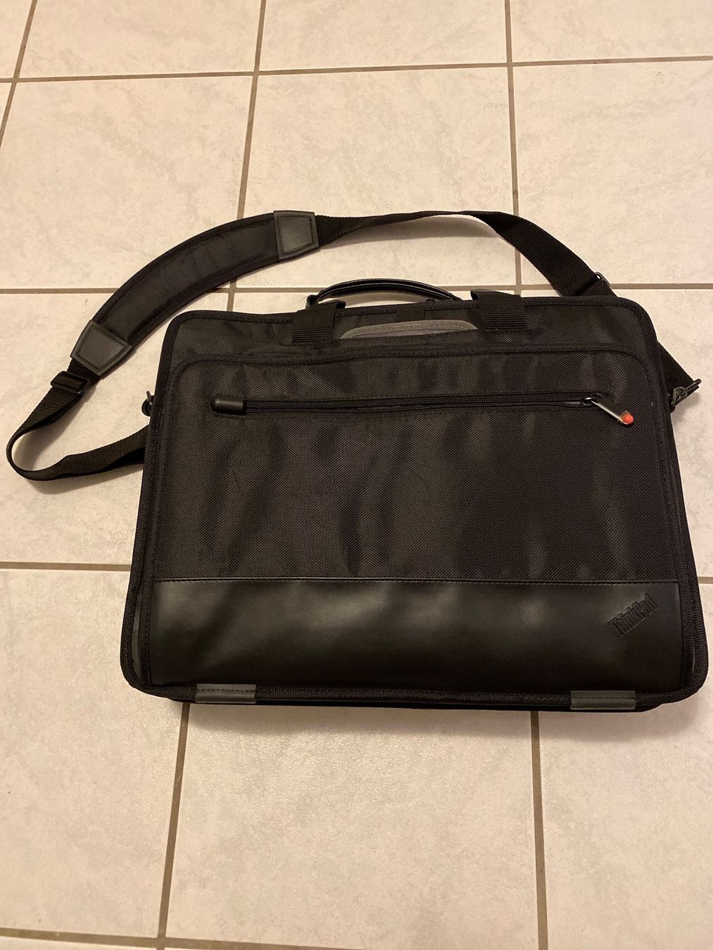 Lenovo Sacs: Thinkpad Laptoptasche – Neuf avec emballage d'origine à Riehen par latyo