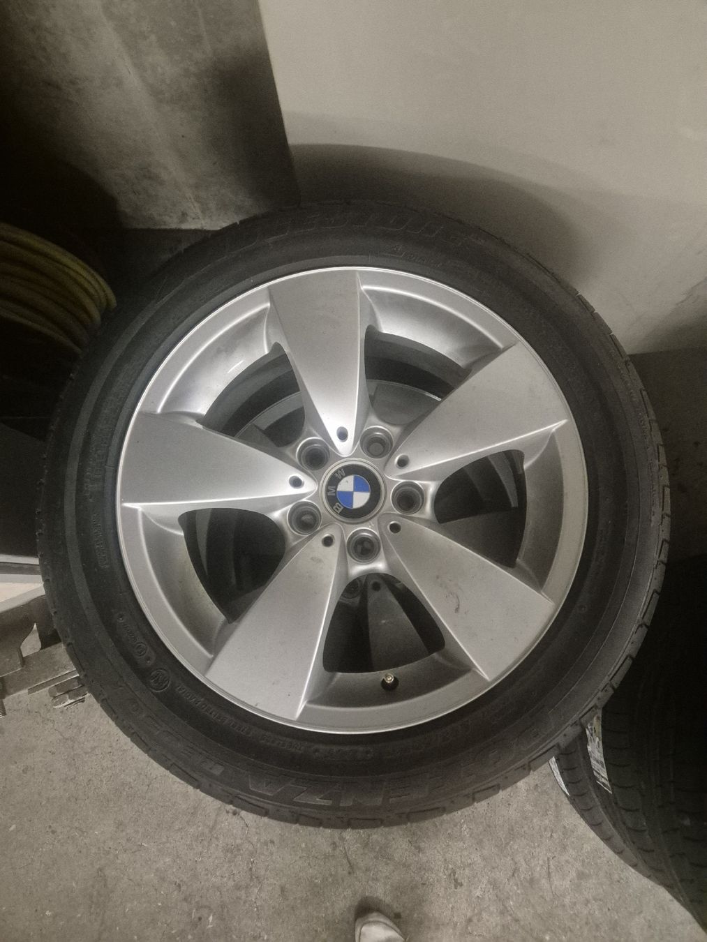 Pneumatici & Ruote complete: Sommerräder bmw 5er e60/61 – Usato da Rüegsau venduto da Arm86
