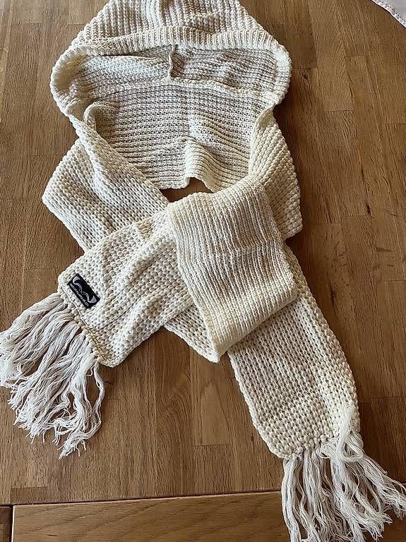 Foulard & Sciarpe: Mützenschal von Schalmuetzel – Usato da Tägerwilen venduto da Clemenz70 3