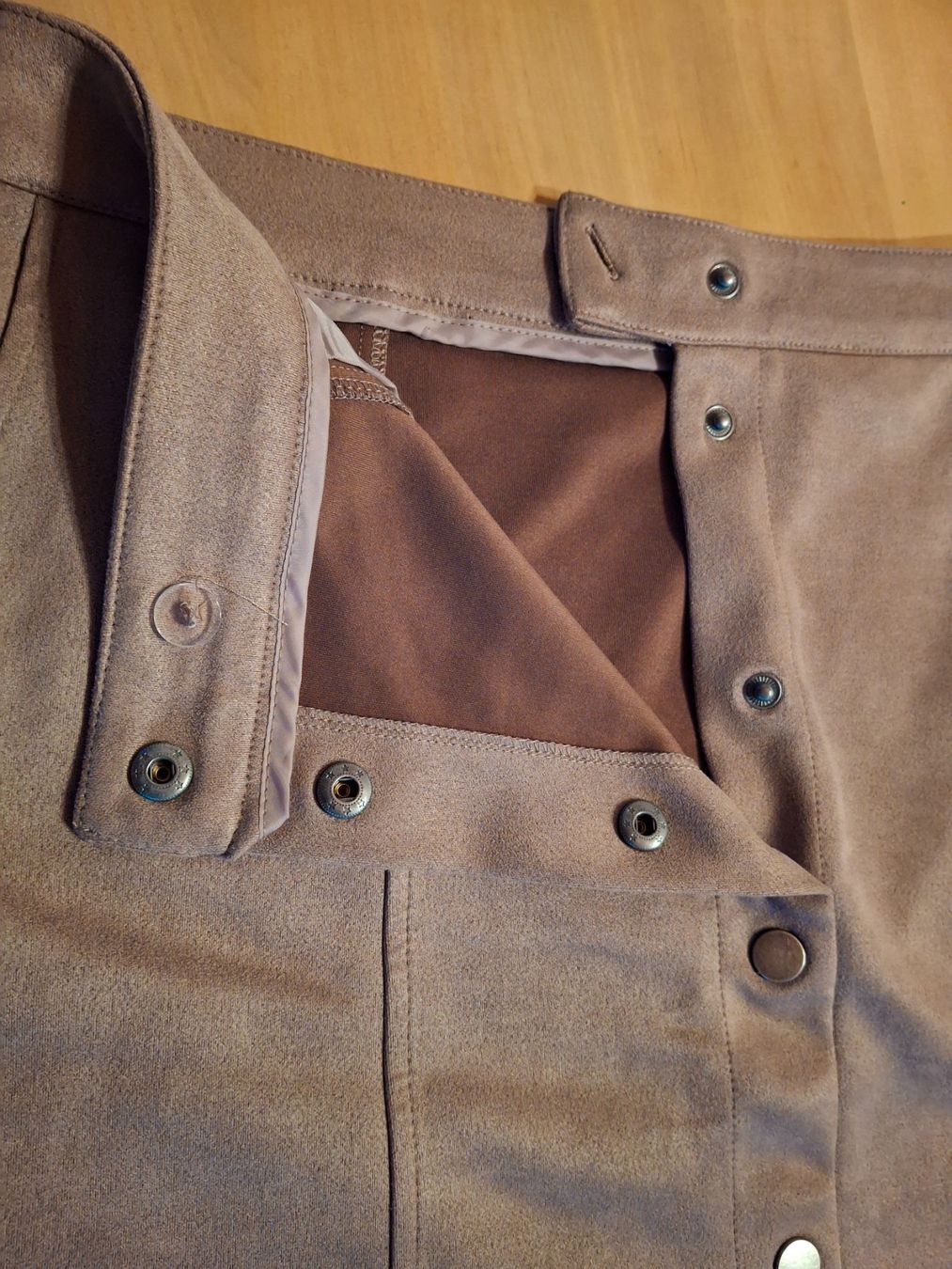 Gonne: Jupe imitation daim taille L marque Chicorée – Usato da Villiers venduto da san_jn5w 1