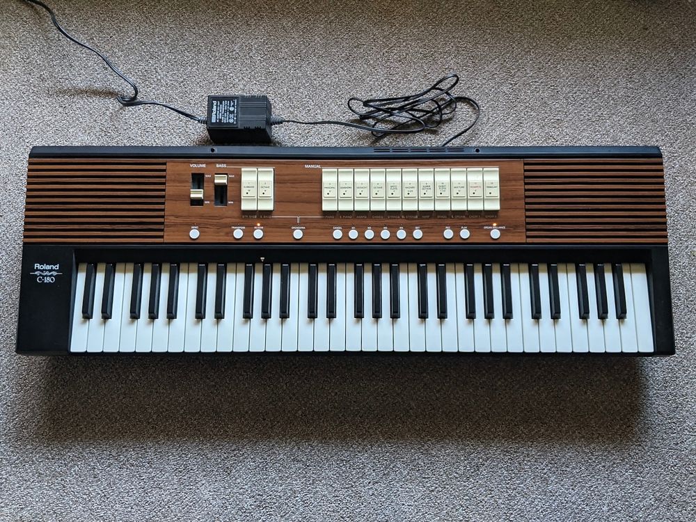 Roland C-180 Classic Portable Organ (Gebraucht) in Basel für CHF 350 ...