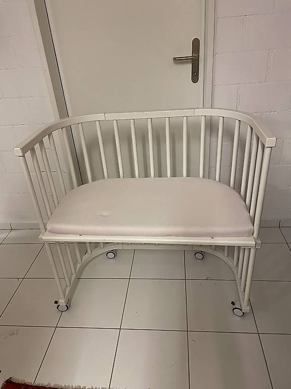 Betten: Beistellbett Baby mit Matratze – Gebraucht aus Sachseln von len_7dn7