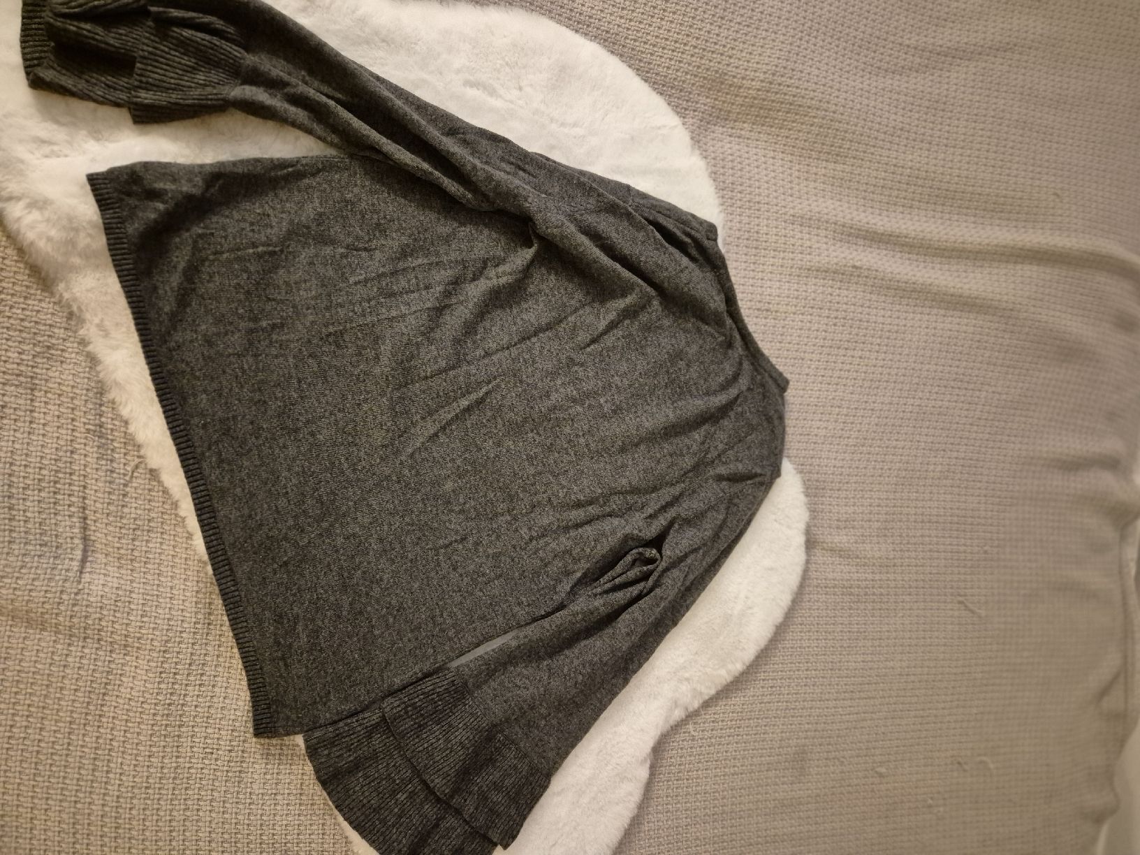 Pullover & Sweatshirts: Canda Pullover, Gr. S, grau mit Perlen – Gebraucht aus Romanshorn von Enilec02 2
