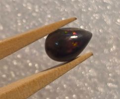 1,0 ct Opale noire naturelle