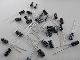 Elektrolyt Kondensator 22uF 25V 5Stk