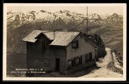 AK Schwyz, Mythenkulm, Haus mit Urner- und Schwyzerbergen