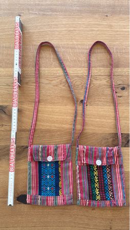 2 handgewogene Umhänge-Täschchen aus Guatemala