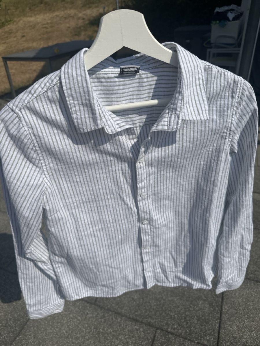 Chemises, T-shirts & Polos: Hemd gestreift 164cm neuwertig – Neuf (Voir description) à Arisdorf par Pidri 1