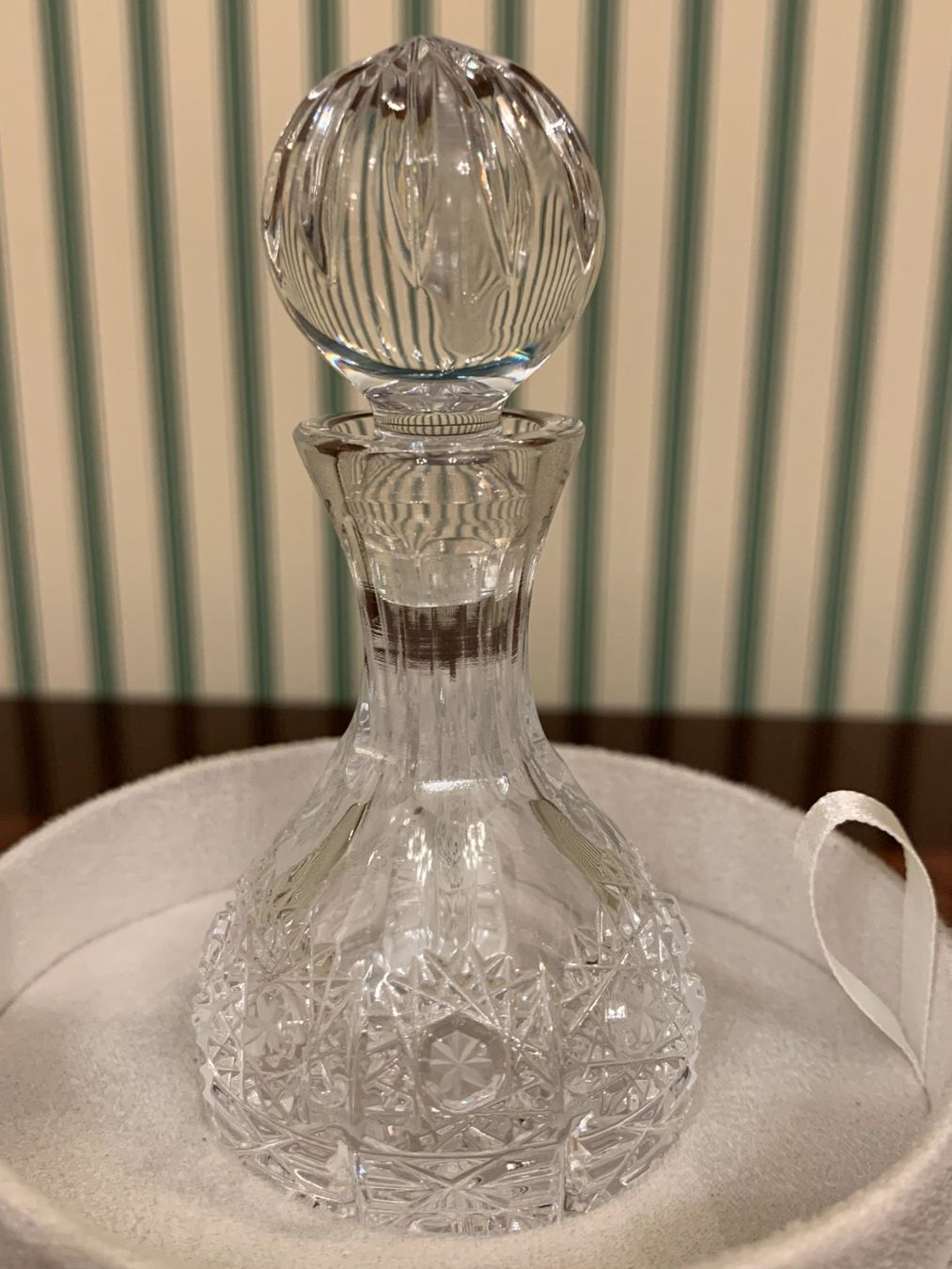 Flaconi: Caesar Crystal perfume oil bottle &  Mansam Leather Sheath – Nuovo e nell'imballaggio originale da Genestrerio venduto da fra_c955 2