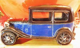 Rar Miniatur Auto aus Porzellan signiert 1985er