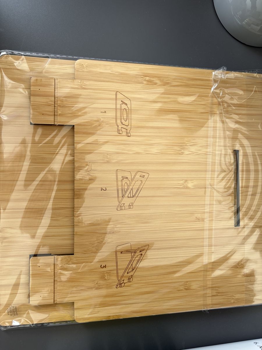 Racks & Cavalletti: Logitech Bamboo Laptop Ständer - Originalverpackt – Nuovo e nell'imballaggio originale da Horgen venduto da jon_8hyw 1