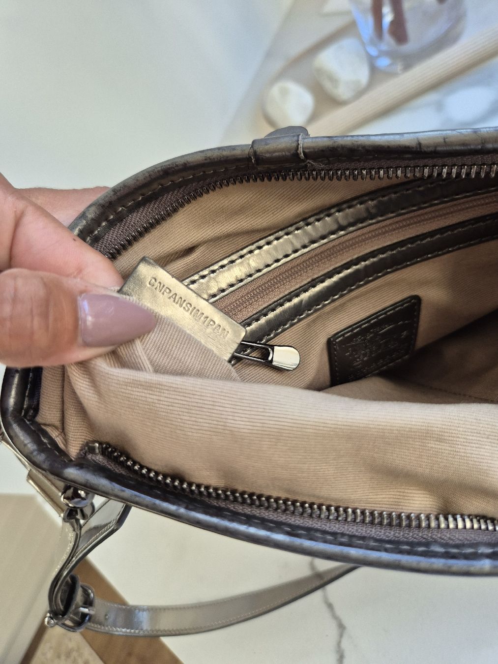 Burberry Taschen für Damen: Burberry Umhängetasche – Gebraucht aus Weisslingen von Airgate 4