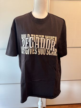 Schwarzes Pegador T-Shirt
