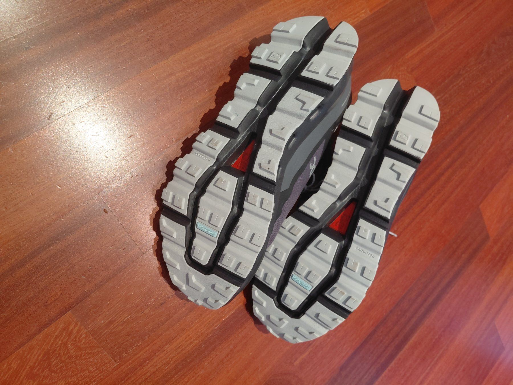 On Scarpe da uomo: On Schuhe neu Grösse 42 – Nuovo (secondo la descrizione) da Zürich venduto da Morgar 1