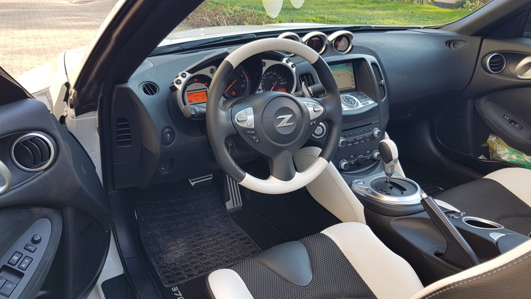 Nissan Automobili: NISSAN 370 Z – Usato da Weggis venduto da win000 5