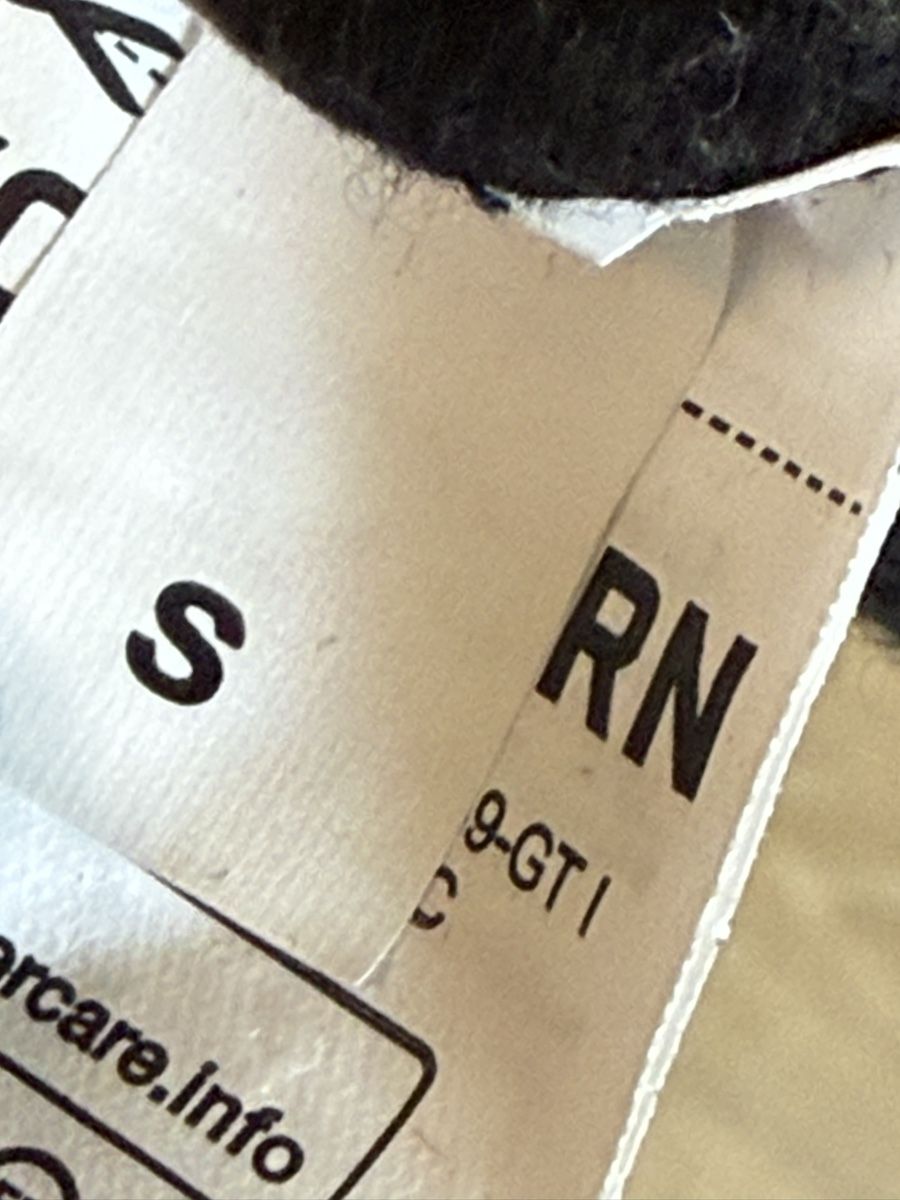 Pullover & Sweatshirts: Sweat à capuche noir impression Ramen, t.36/S  – Gebraucht aus Tavannes von Thriftshop 5