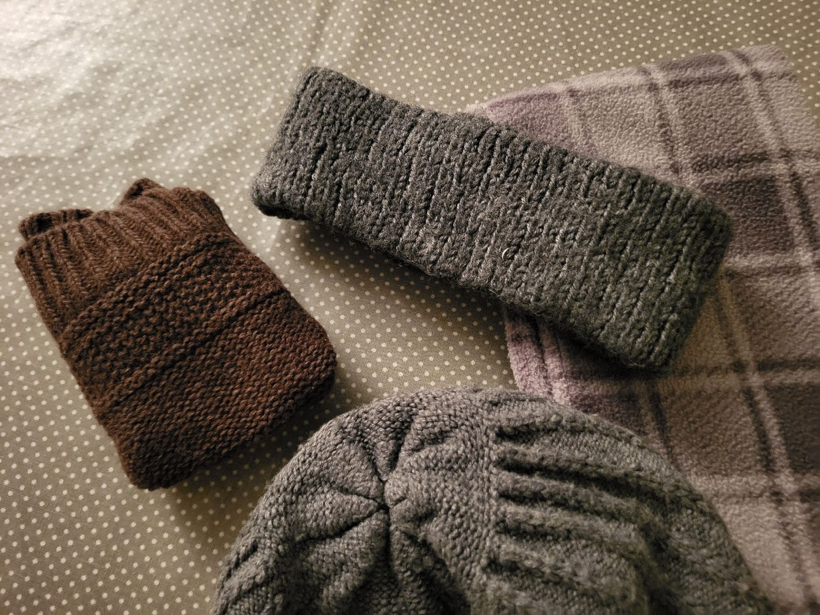 Altro in  Abbigliamento & Accessori: Kappe,Schal Stirnband Aet – Usato da Seengen venduto da Esreja 1