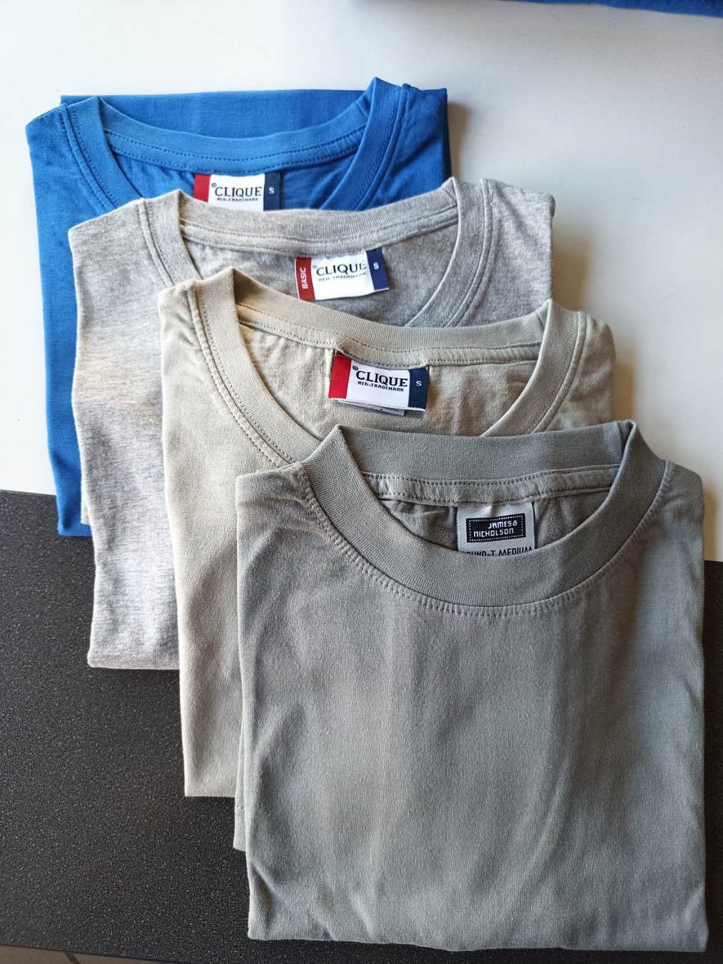 T-shirt: Restposten T-Shirt S (j) – Nuovo (secondo la descrizione) da Oberegg venduto da 19franzi94