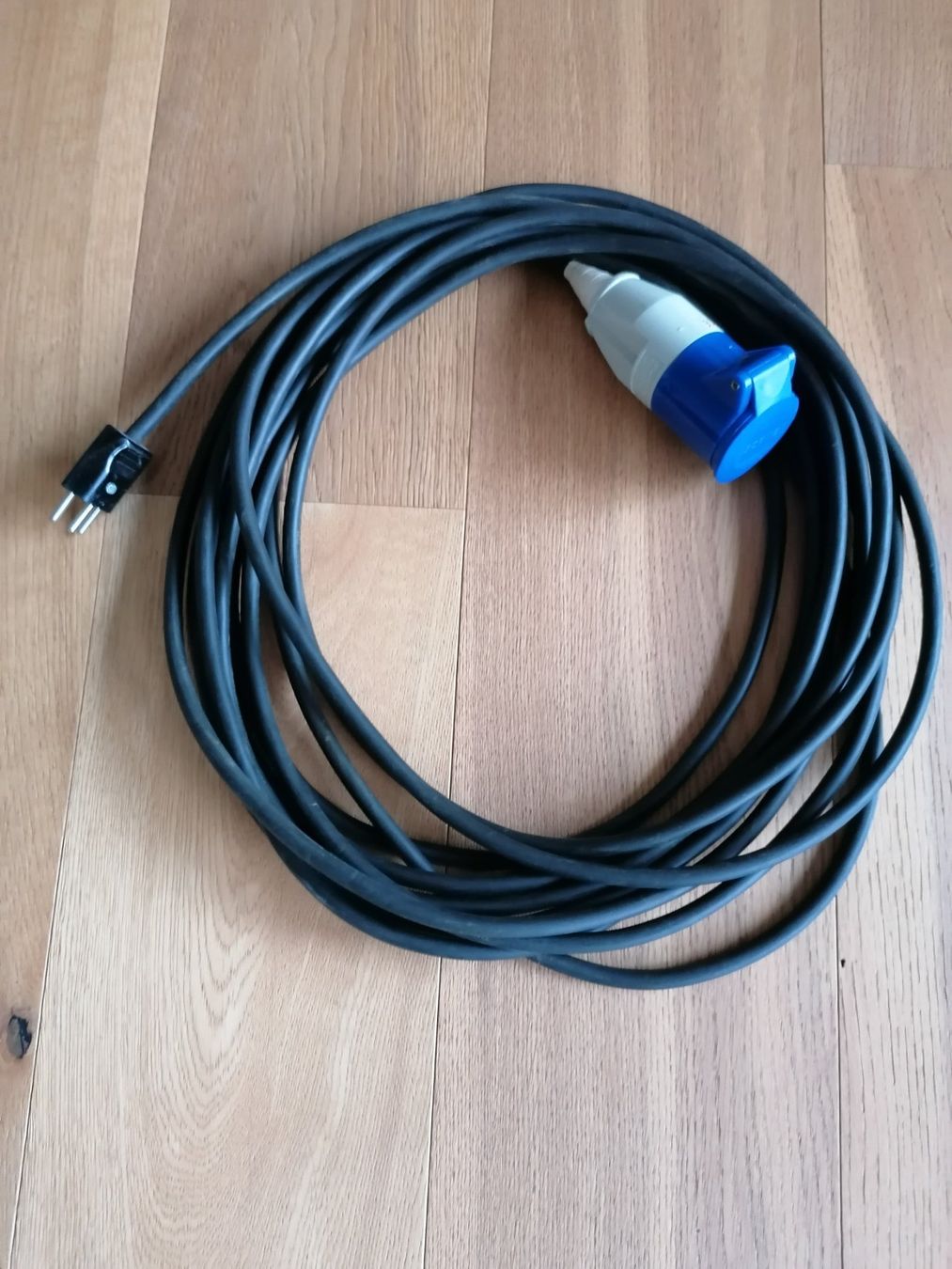 Cavi: 16 Ampere Kabel – Usato da Geroldswil venduto da Dirici