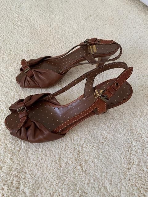 Moschino Scarpe da donna: Moschino sandals 37.5 – Usato da Dallenwil venduto da ZD2019 3