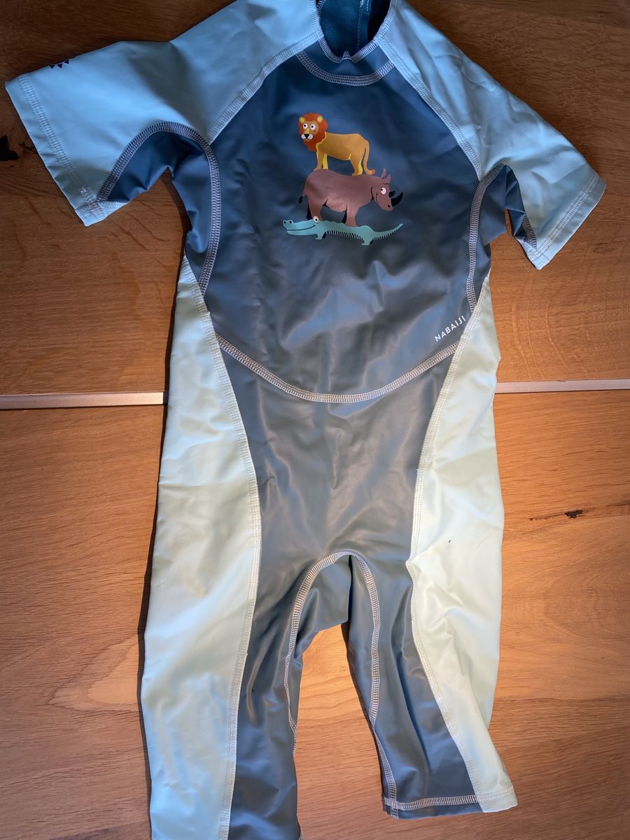 Decathlon Mute per immersioni: Combinaison Néoprène taille 5 ans – Usato da Estavannens venduto da charriere23
