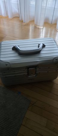 Schminkkoffer/Kosmetikkoffer von Rimowa, silber, Alu