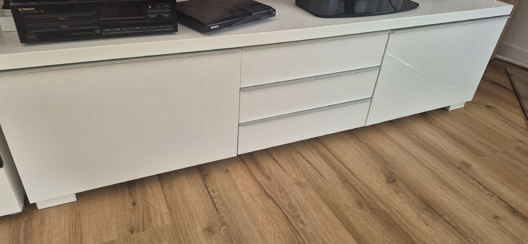 Ikea Meubles TV: TV Möbel weiss IKEA – D'occasion à Altishofen par Andreasl1763
