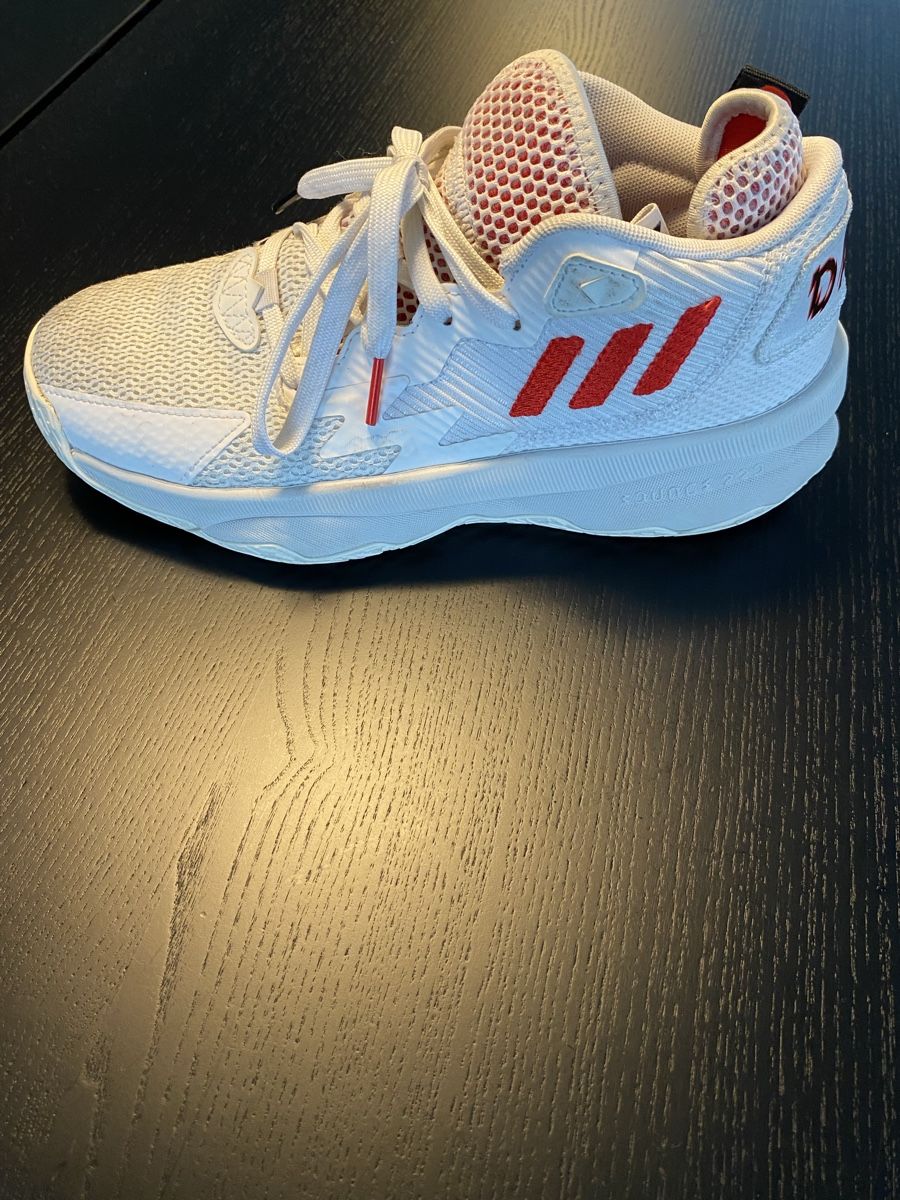 Adidas Chaussures garçon: Adidas DAME 8 Damian Lillard – D'occasion à Belp par Miskan 1