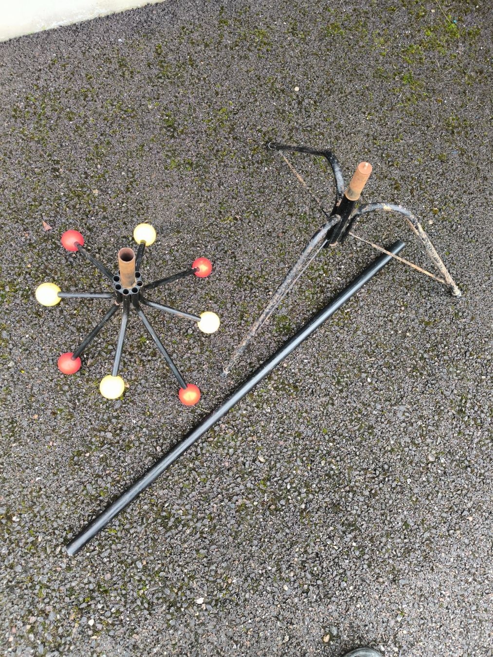 Guardaroba: Portemanteau tripode goût Feraud – Usato da Wittenheim venduto da LeGrenierdeSam 6