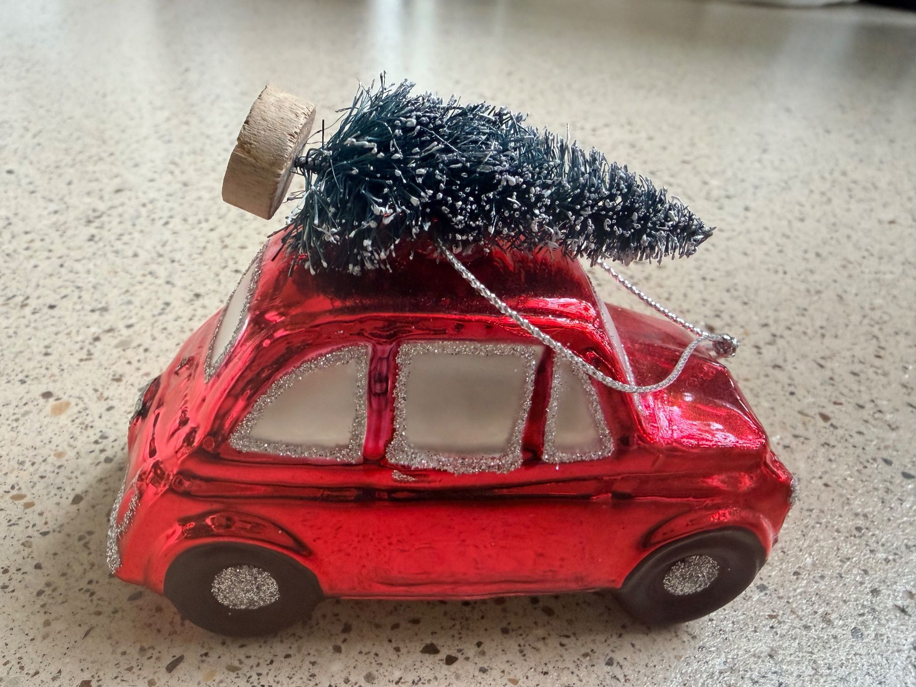 Pfister Tutte le decorazioni: Nostalgischer Christbaumschmuck: Rotes Auto mit Baum – Nuovo (secondo la descrizione) da Brütten venduto da Rod816 1