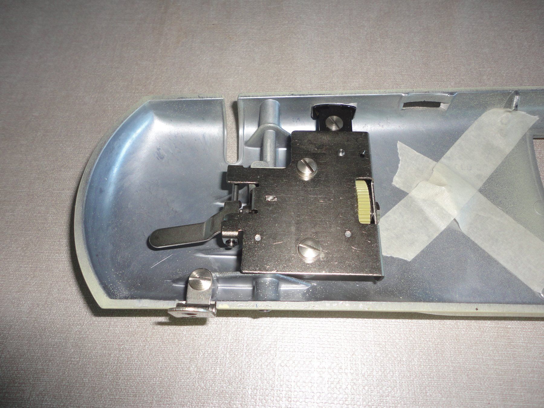 Bernina Nähmaschinen: Bernina 730 couvercle supérieur – Gebraucht aus Morges von toutoccaz 3