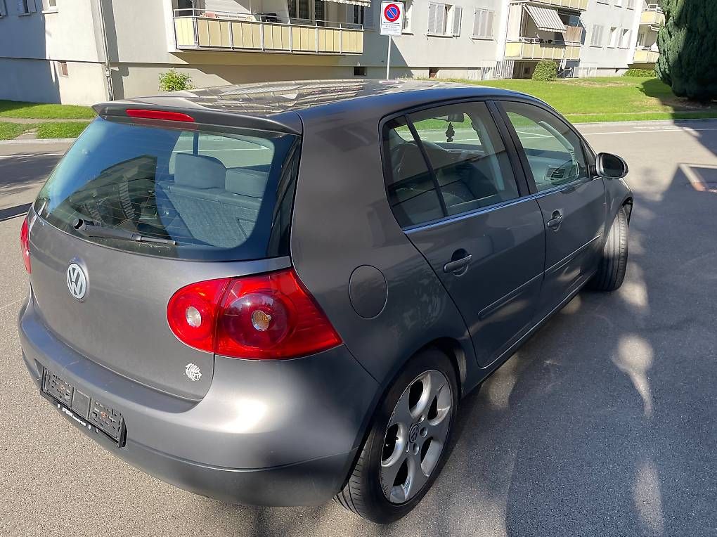 VW Automobili: VW Golf 5 – Usato da St. Gallen venduto da alexa89 2