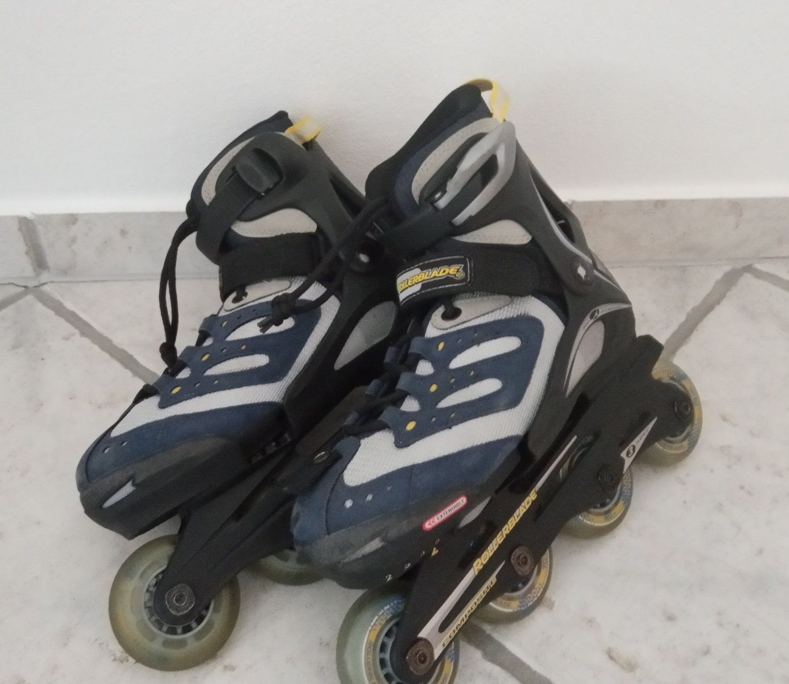 Pattini in linea & Pattini a rotelle: ROLLERBLADE INLINESKATE GR.32-37 – Usato da Chur venduto da Rodanisa