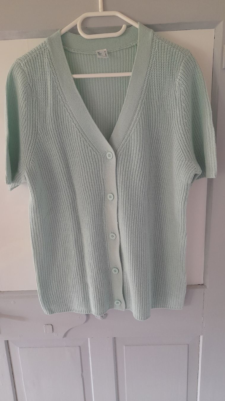 Giacche: Strickjacke kurz Arm, Gr. 44 – Usato da Nesslau venduto da Churfirsten08