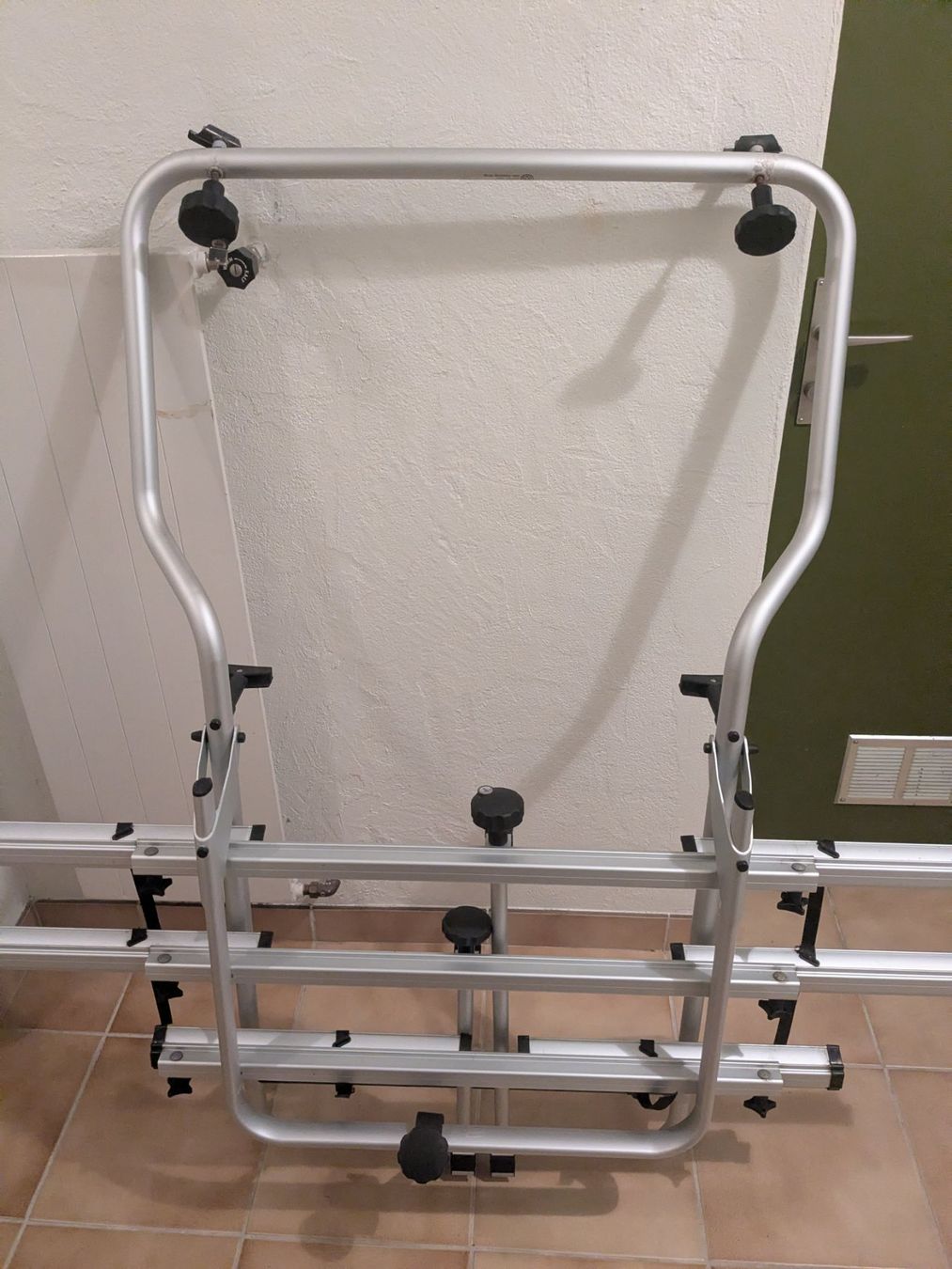 VW Tutti i ricambio: Fahrradträger Heckklappe VW Caddy – Usato da Zürich venduto da ann_jt7p 1