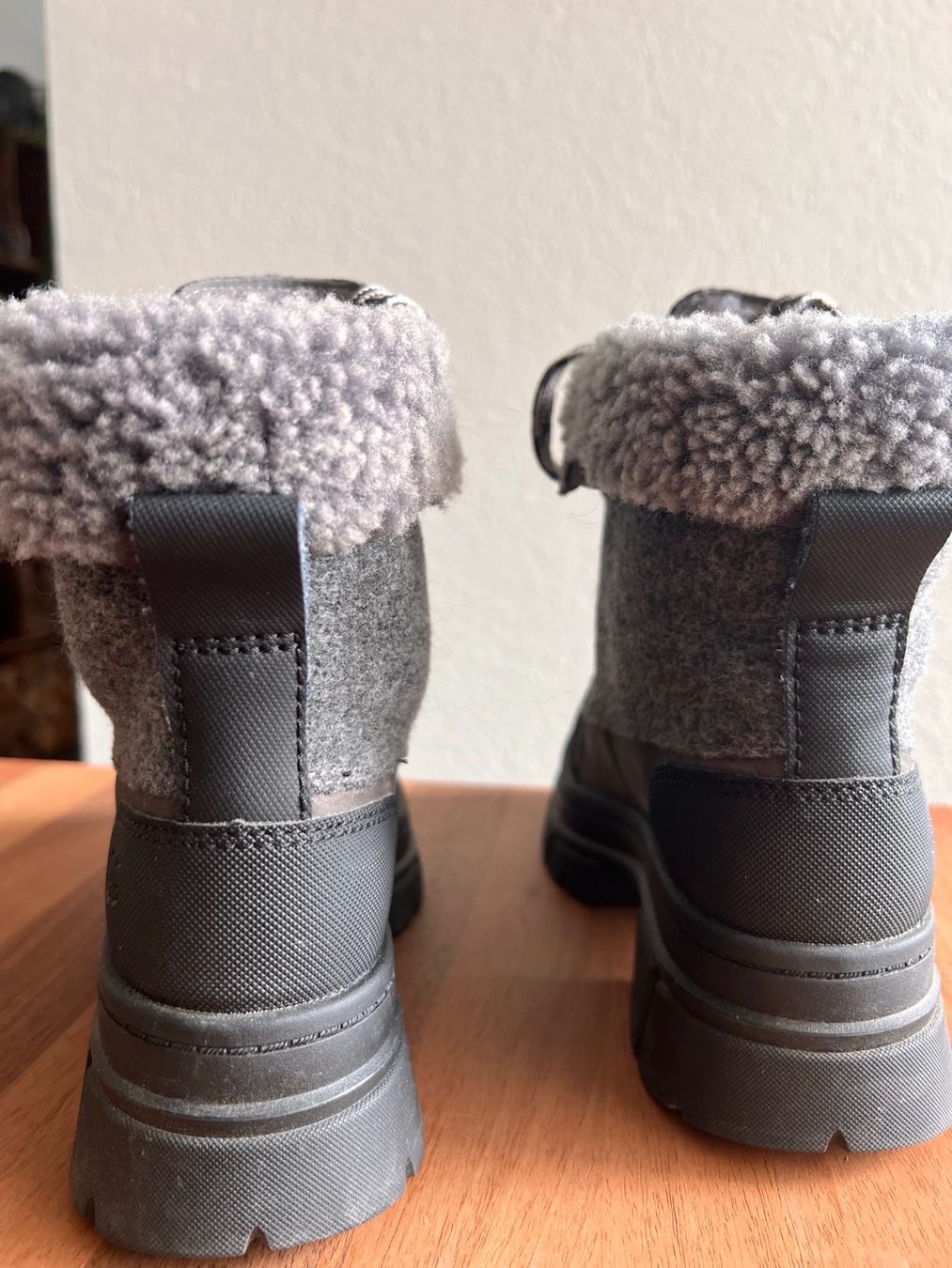 Ugg Damenschuhe: Bottes hiver fourrées UGG  Taille 36 – Gebraucht aus Niederwangen BE von audreychkaya 2