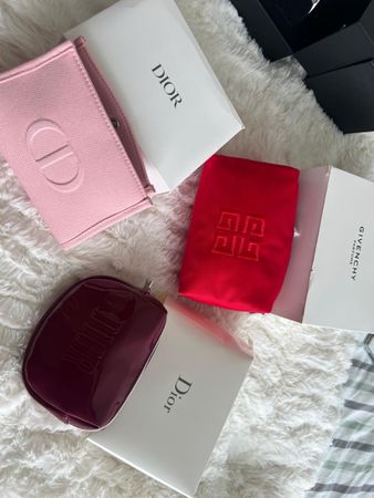 Dior Kosmetiktaschen Set – 2-teilig – Pink & Bordeauxrot