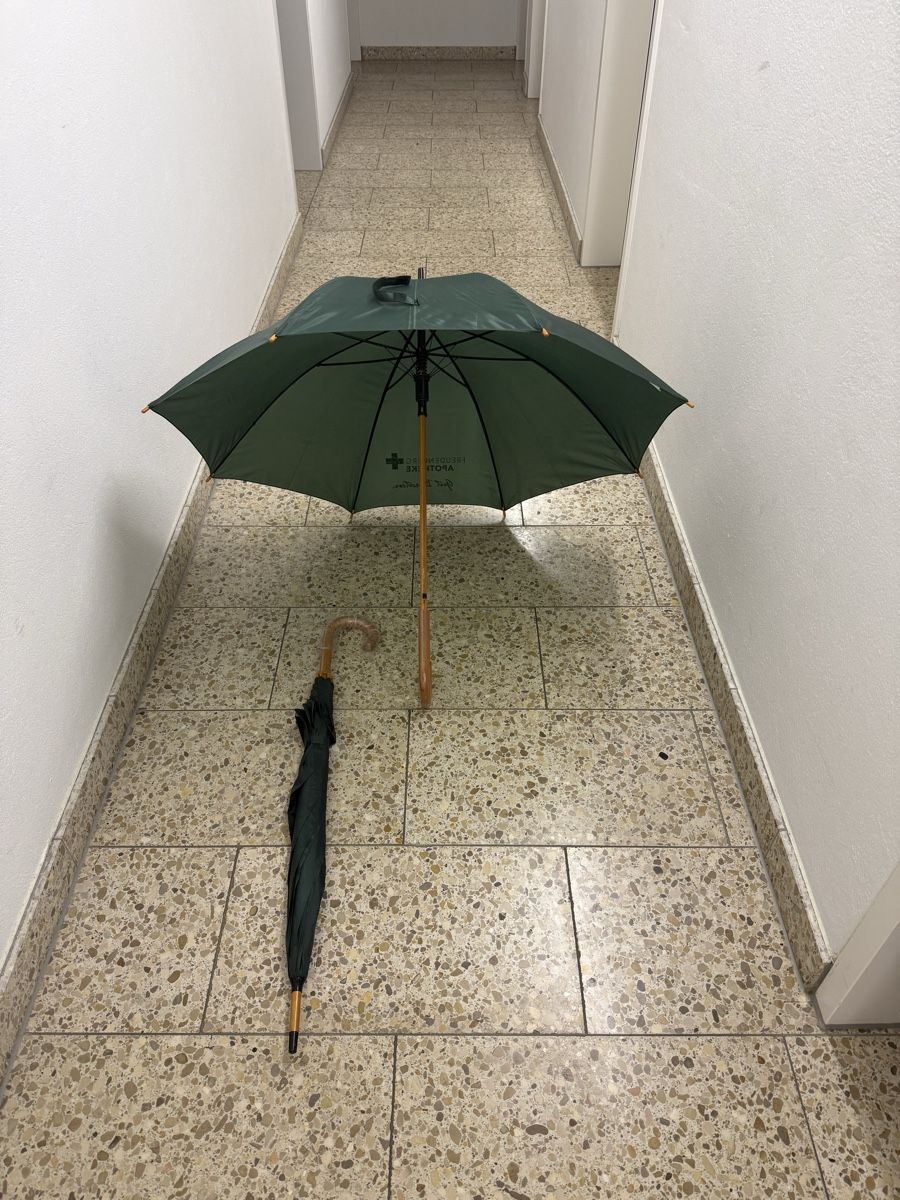 Ombrelli: Regenschirme 2 Stk. Automatic Neu – Nuovo e nell'imballaggio originale da Bern venduto da HBYISIS 1