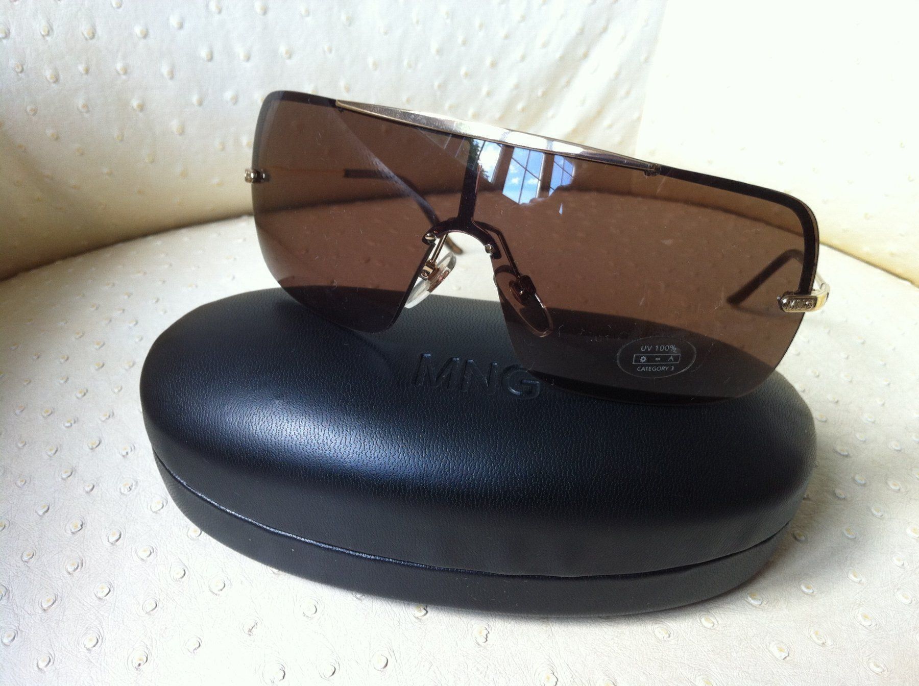 Mango Occhiali & Lenti: 🤩MANGO DIVA SONNENBRILLE & ETUI & D&G P. – Usato da Olten venduto da Naja-Twins-Twins
