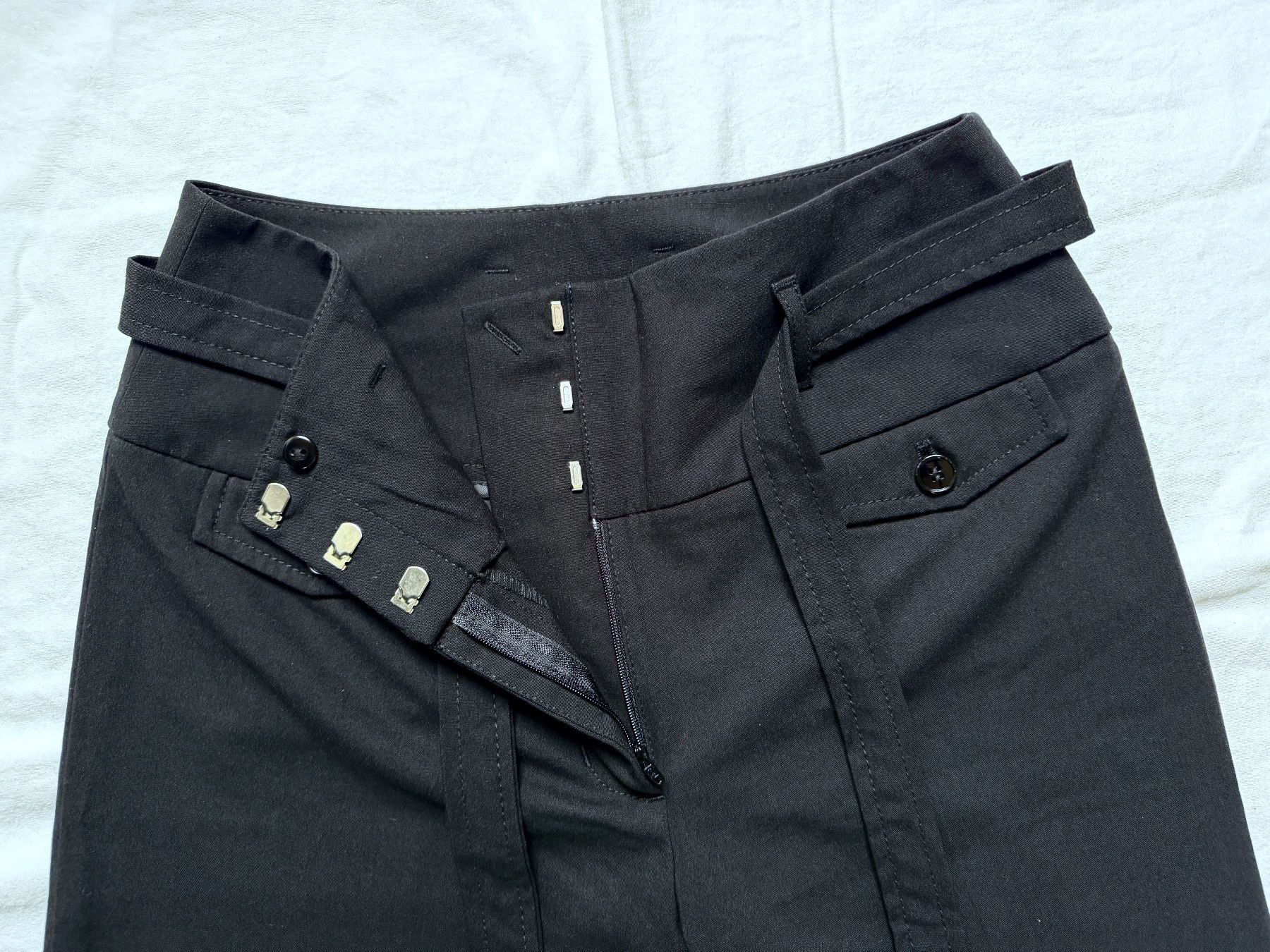H&M Pantaloni: H&M Hose Gr. 36 - elegant, schwarz, mit Bindegürtel, NEU – Nuovo (secondo la descrizione) da Basel venduto da Solaia28 3