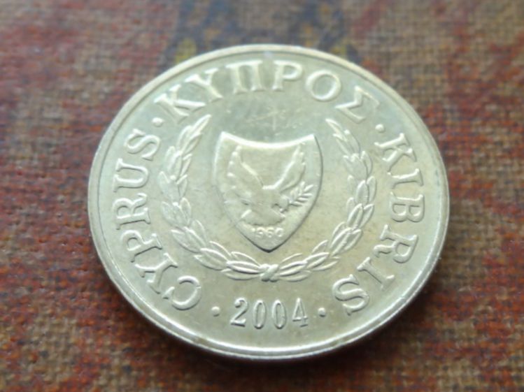 Toutes les monnaies: CHYPRE  1  Cent  2004 – D'occasion à Romanel-sur-Lausanne par Swift13 1