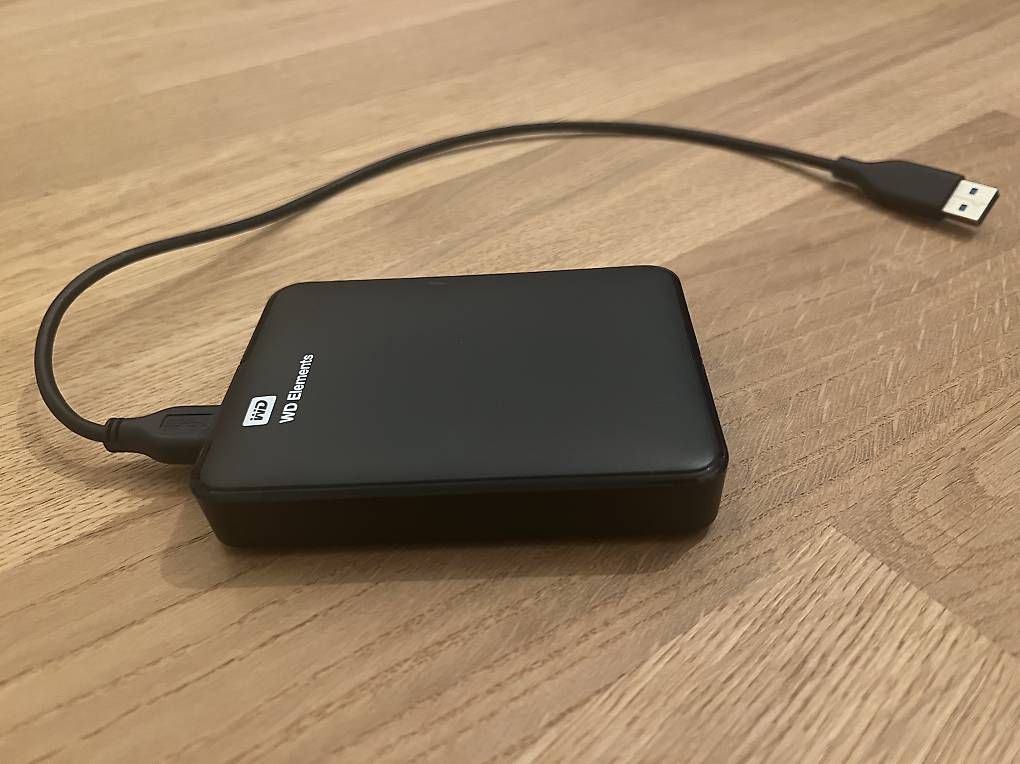 Western Digital Harddisks: WD Elements Portable 2 TB  externe Festplatte – Gebraucht aus Gümligen von laura.pal