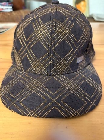 Copricapi, berretti & cappellini: Casquette stylée – Usato da Lausanne venduto da milou201619