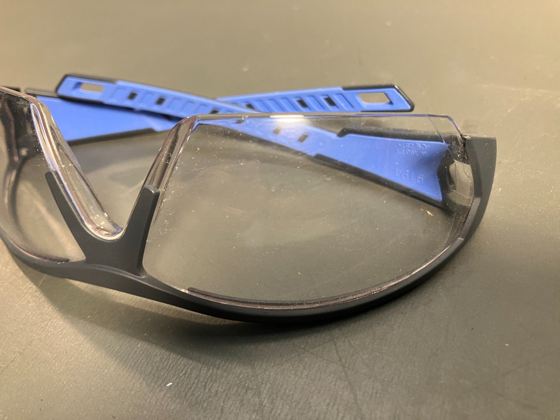 Uvex Occhiali & Lenti: gebr. UVEX - Schutzbrille ab 1.- – Usato da Lichtensteig venduto da Buy24International 5