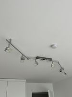 Deckenlampe mit Glasdetails